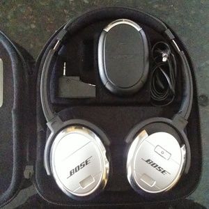 Bose QuietComfort 3 Headphones PLUS Case